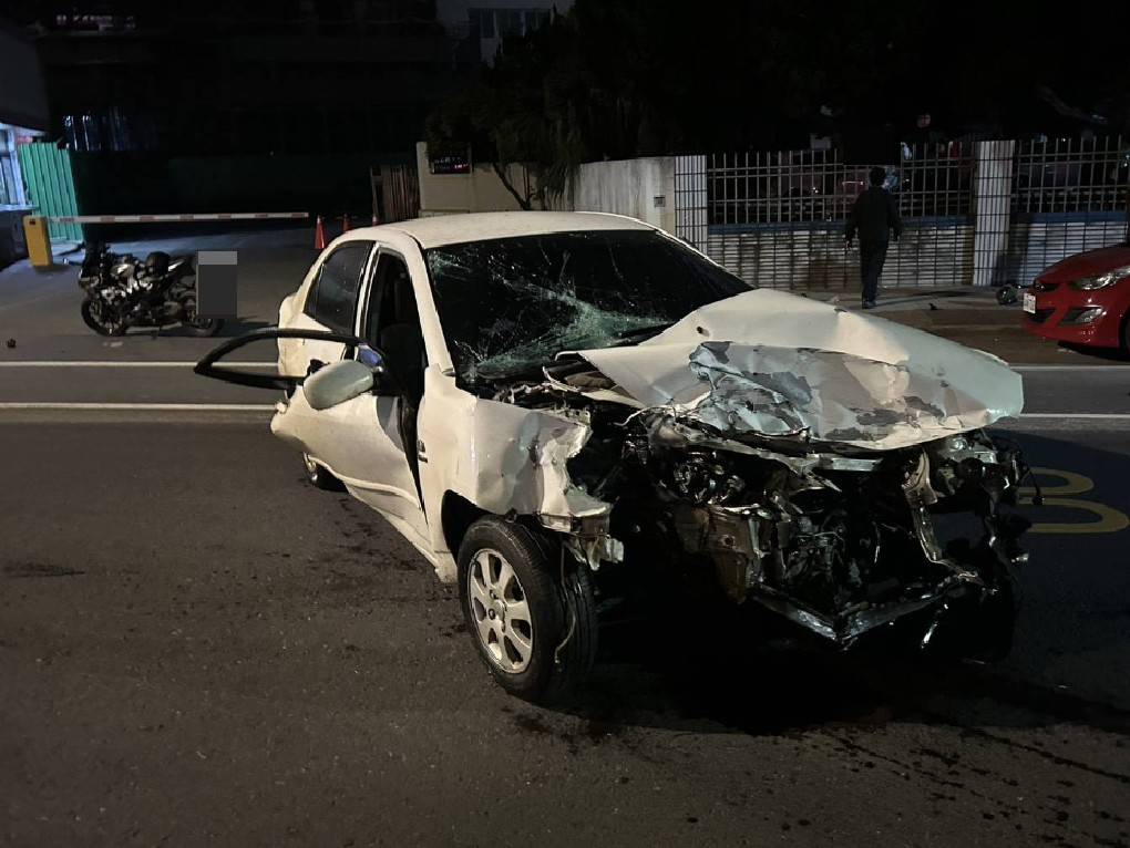 快新聞/桃園蘆竹發生嚴重車禍!疑搶黃燈直撞左轉車 釀1死1傷