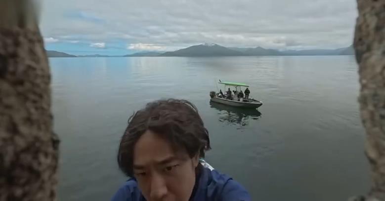 中國紅炸男星驚傳「徒手攀岩出事摔落」！0防護「急速下墜」畫面流出粉崩潰了