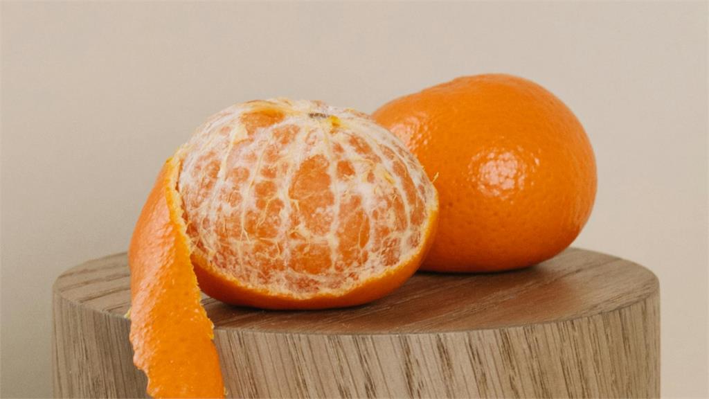 吃橘子有助「腸胃消化」解便祕…營養師曝「這3類人」應少攝取：含糖量偏高！