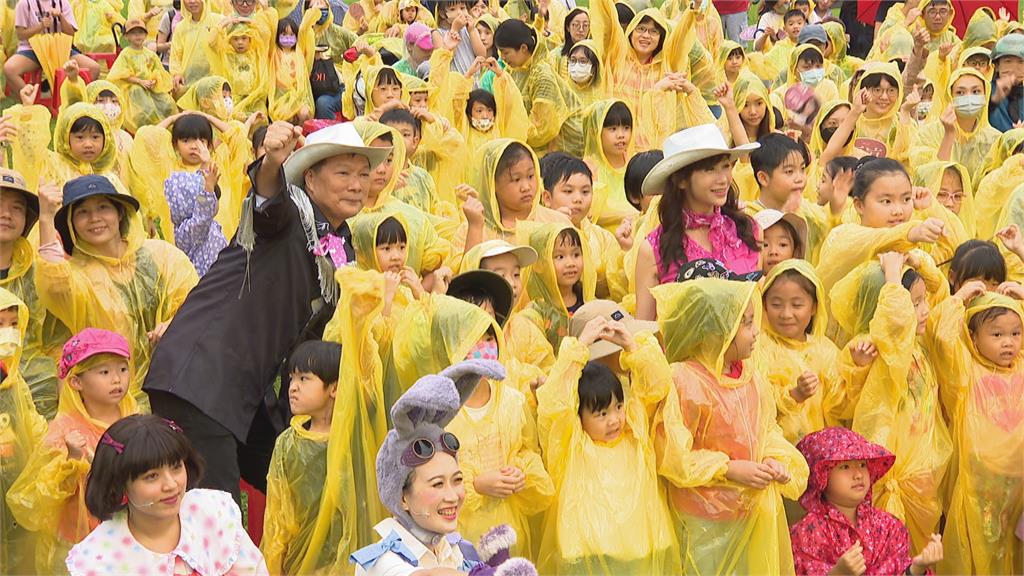 兒童劇團敦化國中巡演明星兔運動會 許淑華、蔡詩萍扮芭比、肯尼驚喜現身