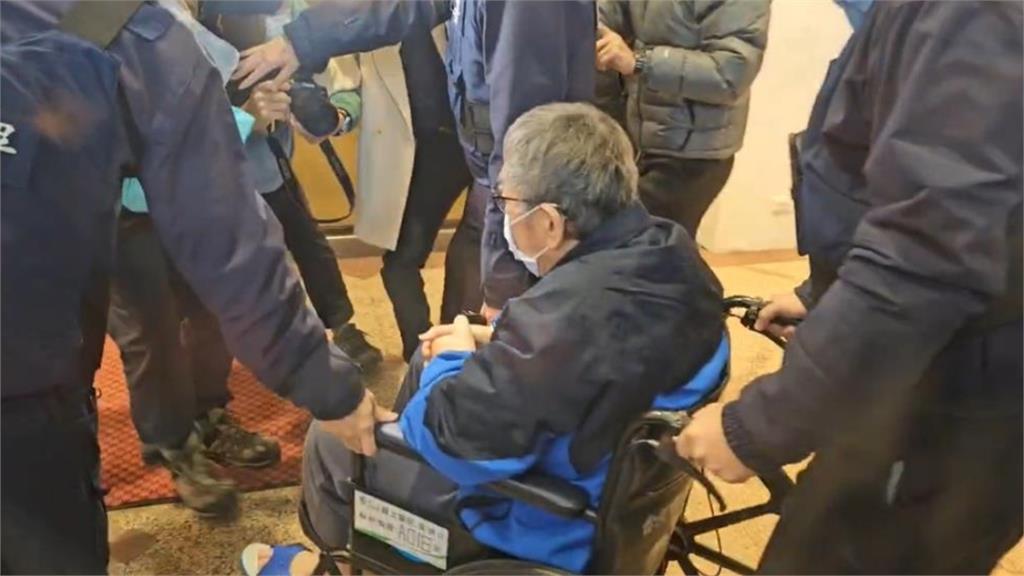 柯文哲緊急動刀「家屬嘸人知」!柯美蘭轟「這國家瘋了」:哥哥犯了滔天大罪?
