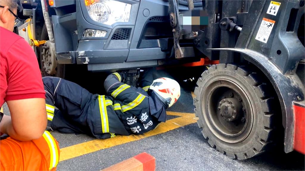大園1天2起死亡車禍！　7旬婦、單車騎士命喪大車輪下