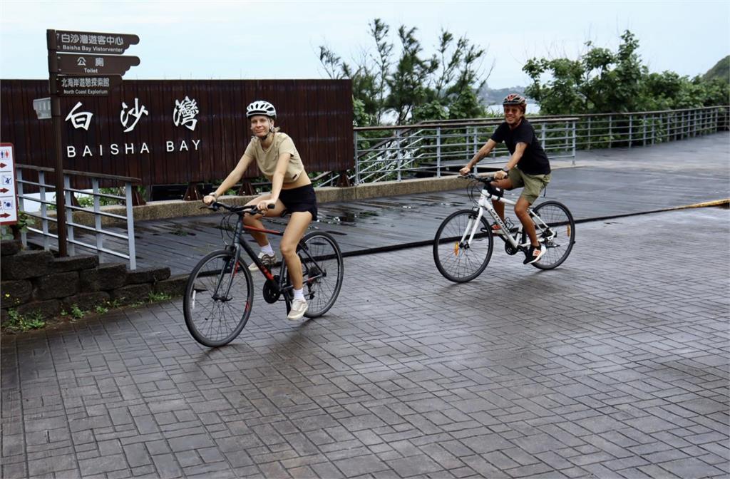 俄羅斯戶外運動網紅Lena　完成台灣東北雙塔自行車挑戰
