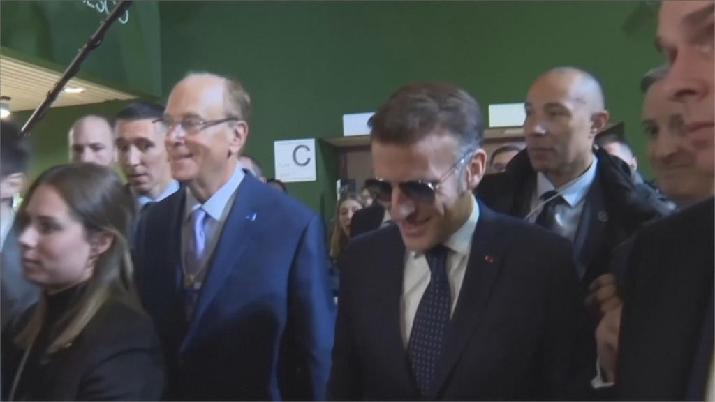 馬克宏演說戴墨鏡帶動股價飆漲　網友調侃「又被老婆打？」