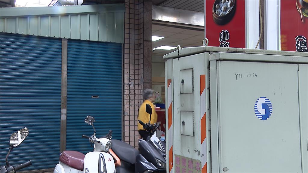 細肩帶背心女「沿路借100吃早餐」 外送員婉拒 網笑:這麼大還拒絕?