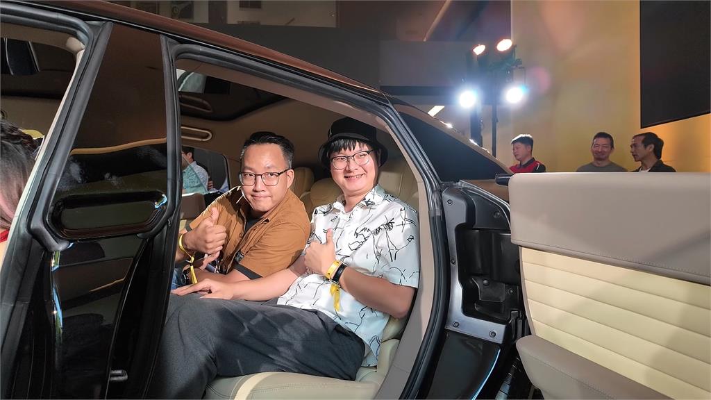 頂級純電跑車戰！　法拉利純電跑車登台　PK保時捷Taycan