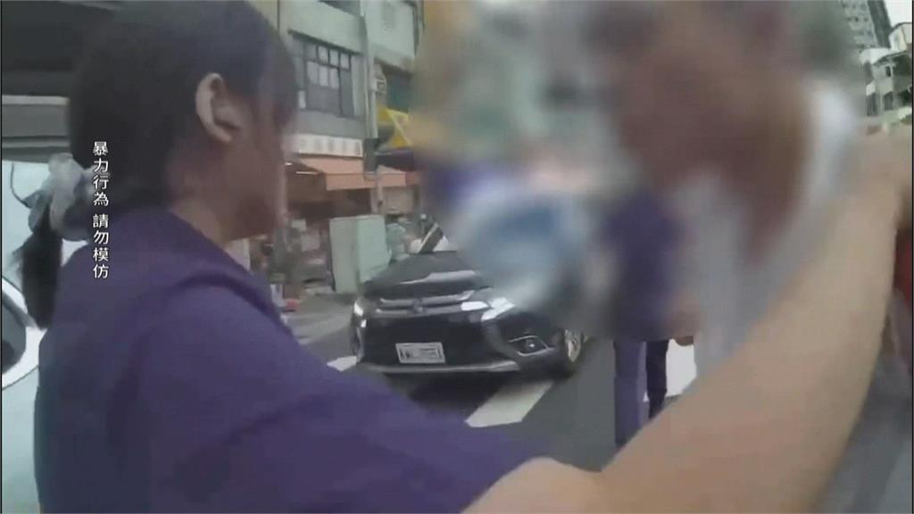 疑分手談不攏「持斧」砍女友　高雄男遭警壓制又被測出毒駕