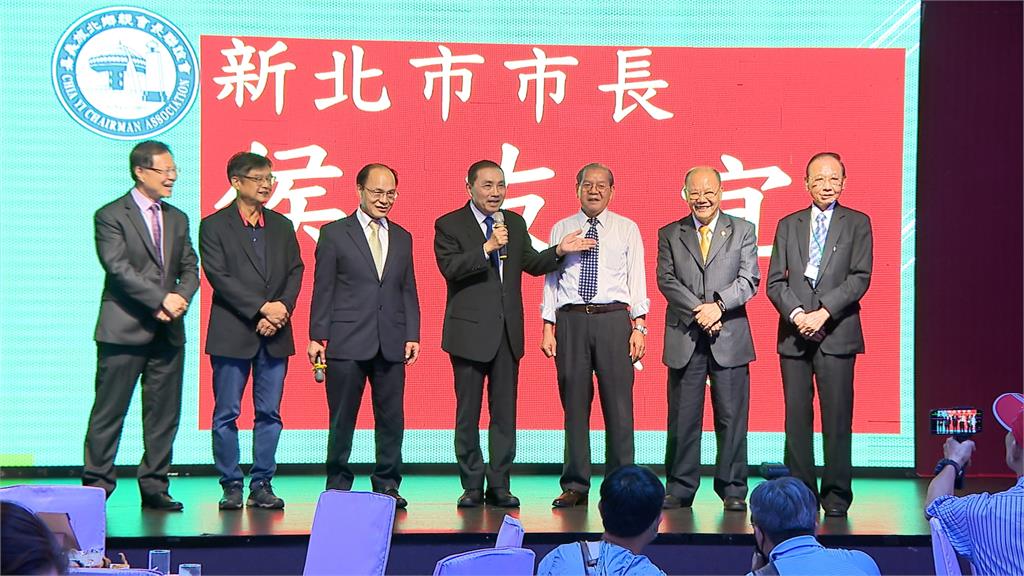 侯友宜連跑兩攤博感情 搶攻嘉義鄉親與賴拚場