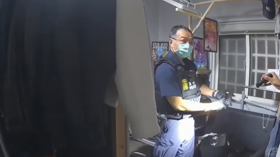 越南女狂領錢遭疑是車手 警追查驚見逃逸移工男友持槍毒
