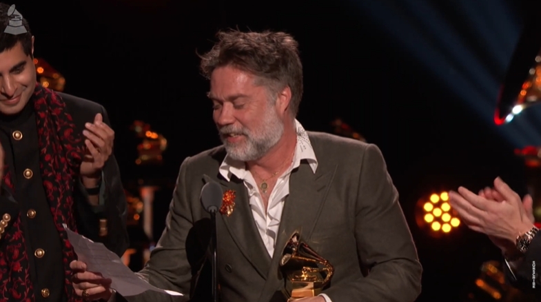 90歲達賴喇嘛首獲「葛萊美獎」!代領人幽默開場1句話笑翻全場