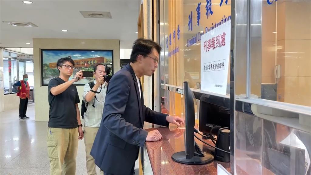 狗仔跟拍案涉反滲透法、國安法　黃國昌被傳喚：嚇我一大跳