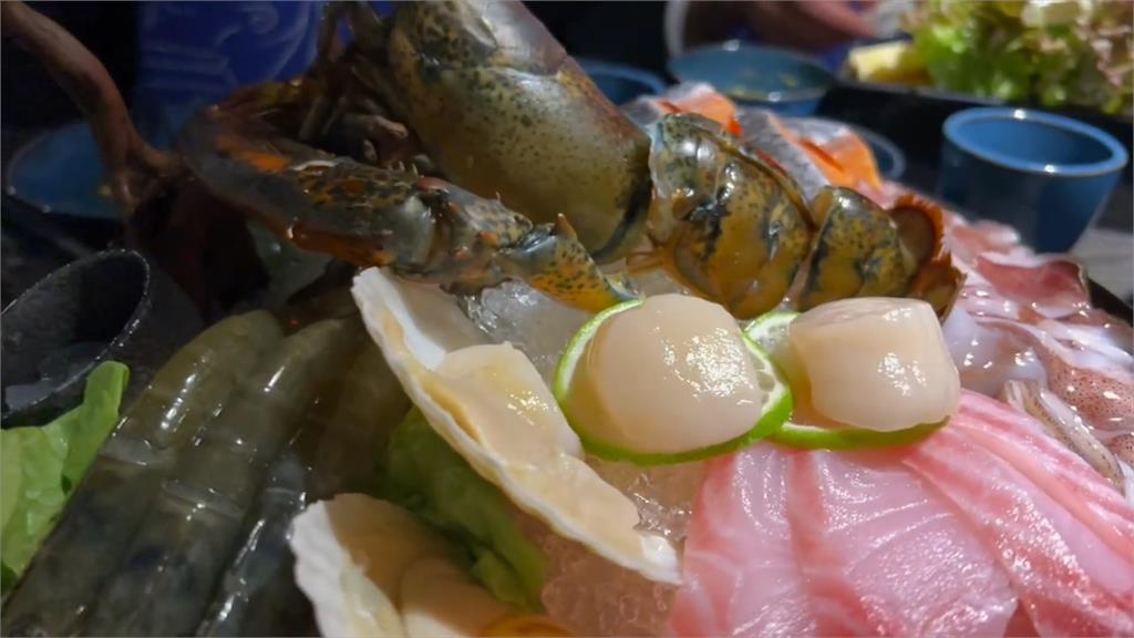 台灣趴趴走／超豪華火鍋！麻辣、養生雙湯底配「超大肉片頂級海鮮盤」！