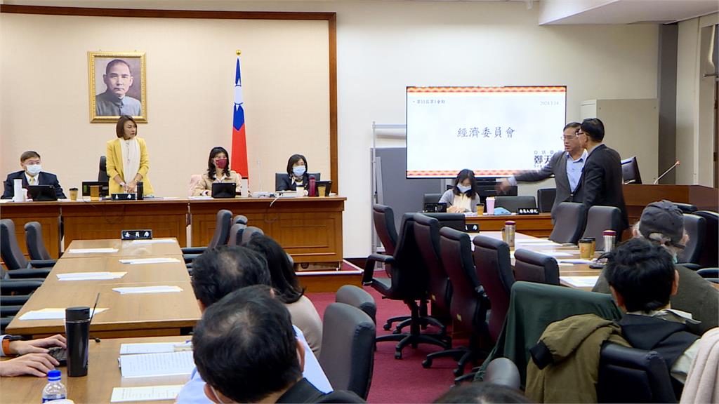 立院再爆拍桌! 藍委不滿邱議瑩裁示火爆互嗆