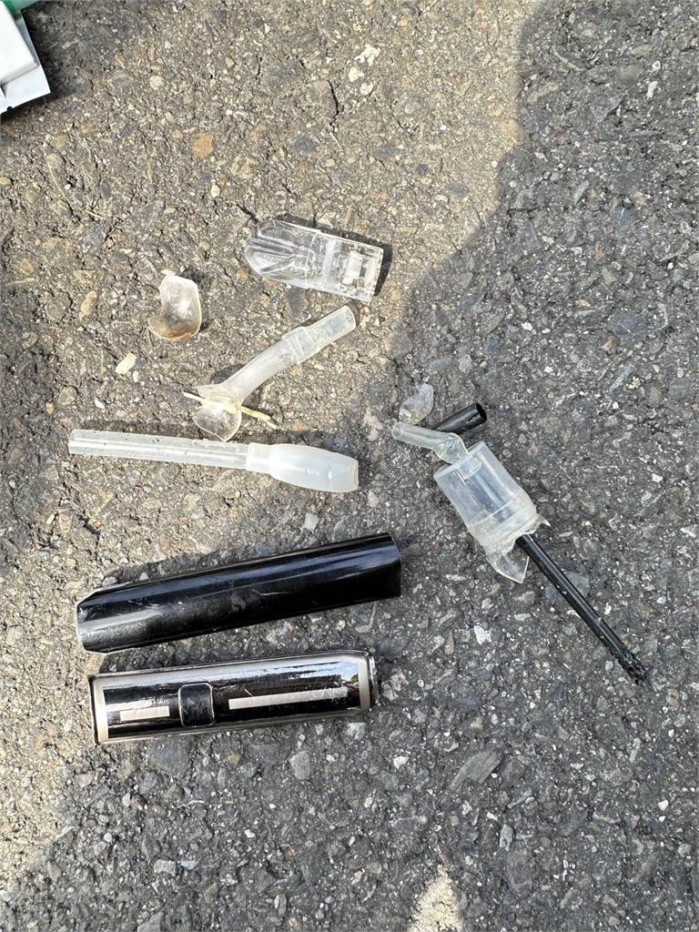 倒臥機車遭盤查！毒嫌心虛欲落跑　還咬傷兩員警