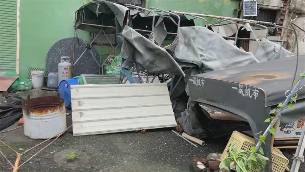 南部豪雨成災　台南龍崎土石崩塌成「斷崖」