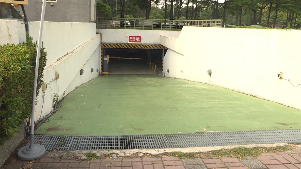 「坡度大於1:8」太陡 台中市停車場禁行大型重機惹議