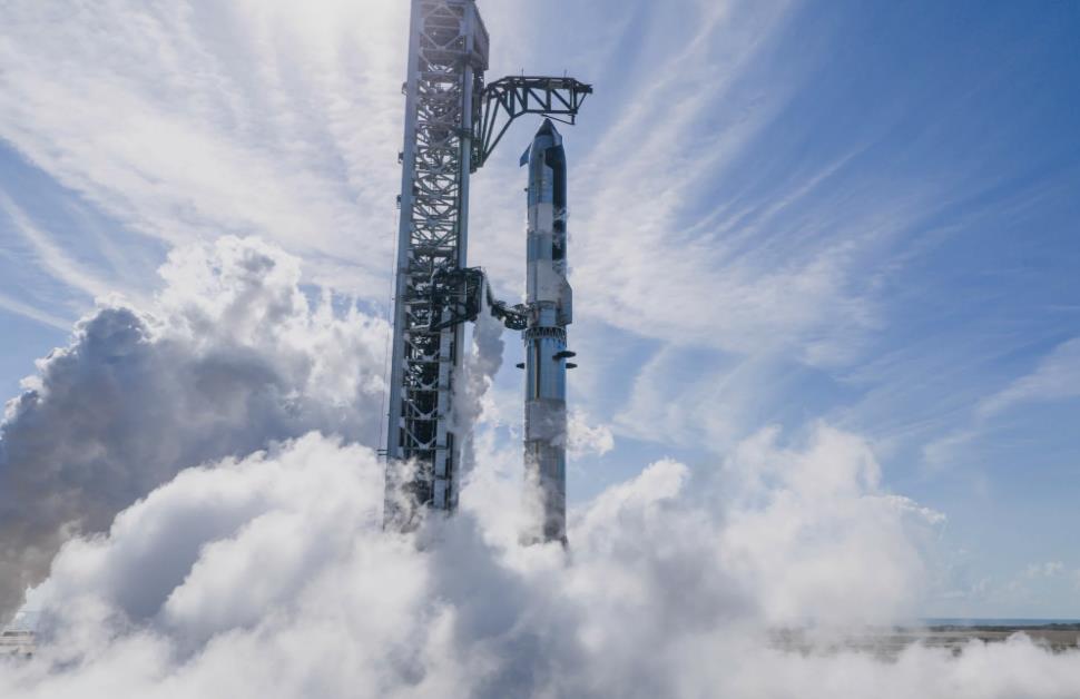 SpaceX員工翻身致富！全靠10年前孤注一擲　兩夫妻「月砸80萬」環遊世界