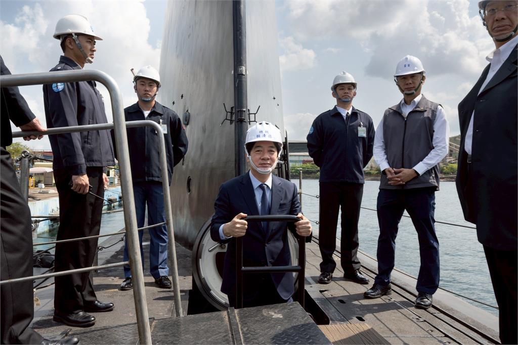 快新聞／賴清德登海鯤、海龍軍艦！喊話在野支持國防