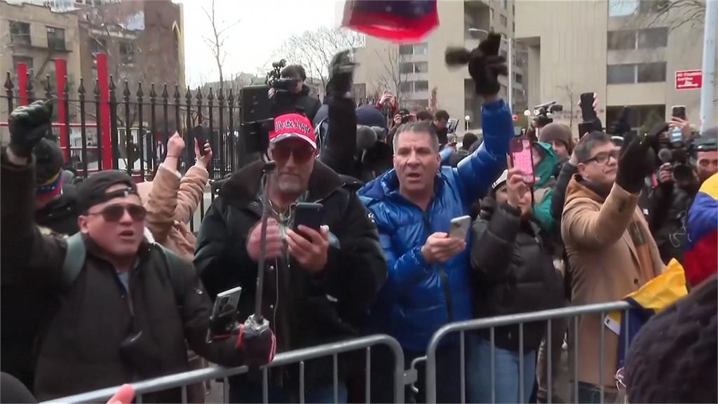 庭審40分鐘　馬杜洛首次庭審拒認罪　強調自己仍是委國總統