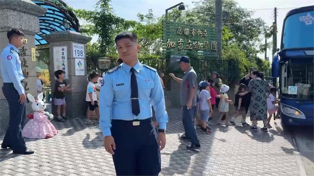 全民國防！勇鷹高級教練機換裝預演　幼兒園小朋友前來欣賞
