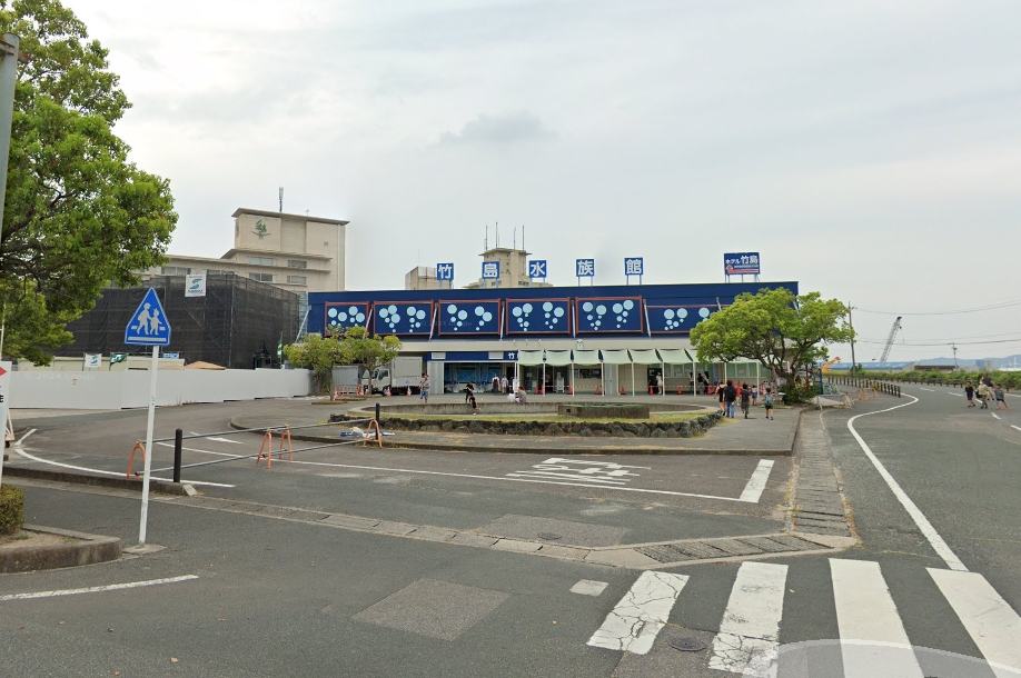 水族館玻璃「價值一棟房子」？日本館方「超浮誇告示」掀網熱議：不敢碰了