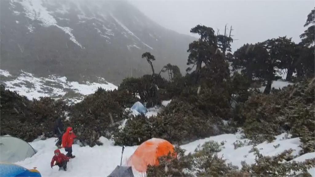 登山客雪山圈谷雪訓　喜迎三月瑞雪