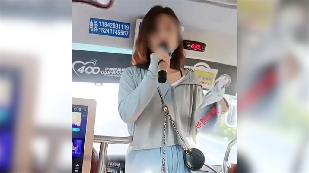 太會想像!中國女導遊穿貼身寬褲 被投訴「外形露出賣色」網看畫面傻眼