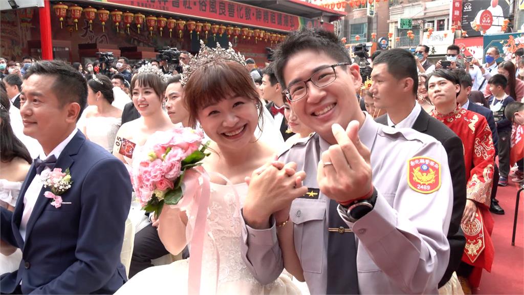 大甲媽嫁女兒集團婚禮 顏清標獻祝福籲增產報國