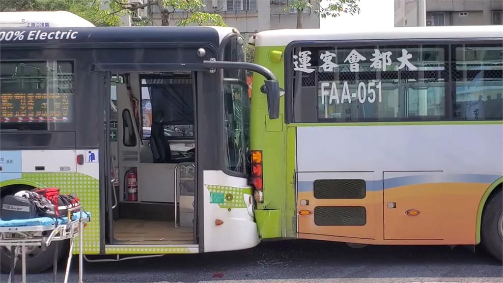疑因煞車沒踩好釀禍? 北市2台262公車追撞造成9人受傷