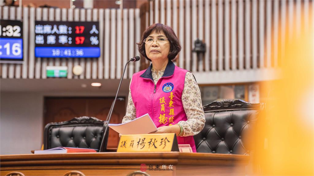 國民黨議員開車途中「突火燒車」急跳車!座車燒成火球「剩骨架」驚險畫面曝
