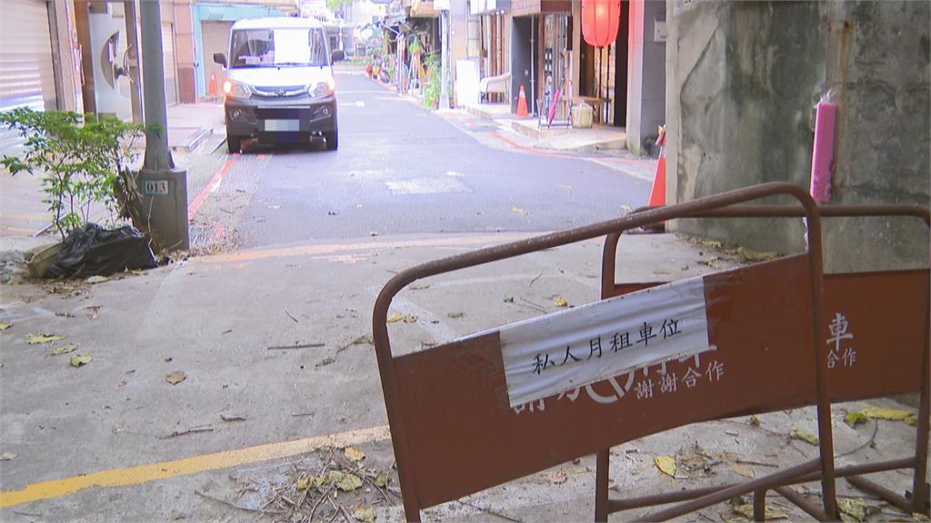 亂停私人土地被上鎖 騎士破解密碼解開10車「鎖頭互串」挨告