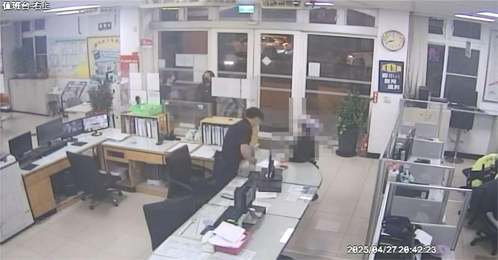 快新聞/館長稱員工發傳單遭「當街重擊後腦杓」 中壢警分局說話了