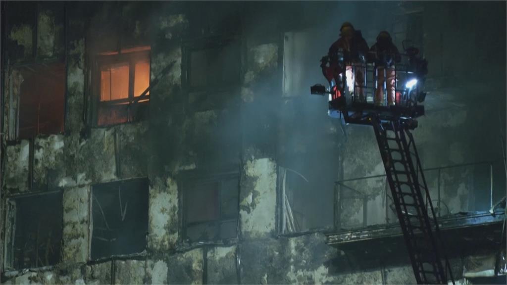 猛烈大火吞噬西班牙公寓 至少6死、19失聯