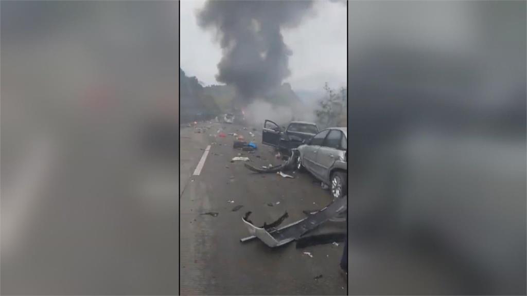 中國山西高速35車連環撞 官方稱僅3人傷 網批「鬼才相信」