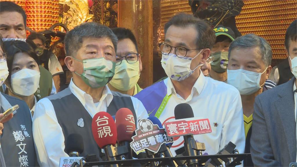 鄭運鵬中壢掃街、阿中來相挺 兩人再為「首都圈月票」背書