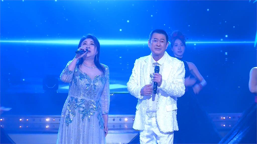 演藝圈媽祖婆登場 白冰冰高空演唱如「拉斯維加斯大秀」