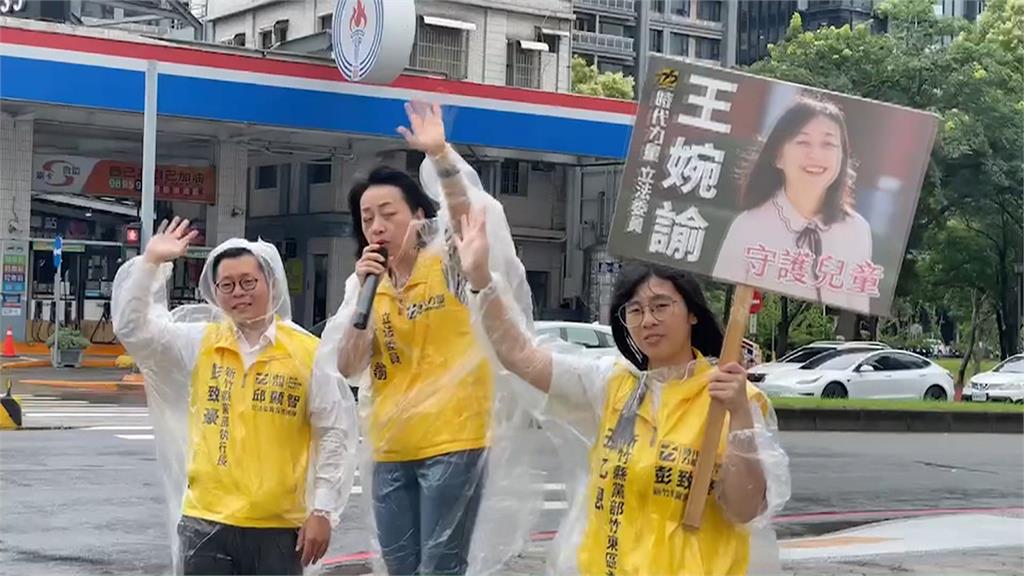 征戰竹縣二選區立委? 吳欣盈新竹縣新埔參拜