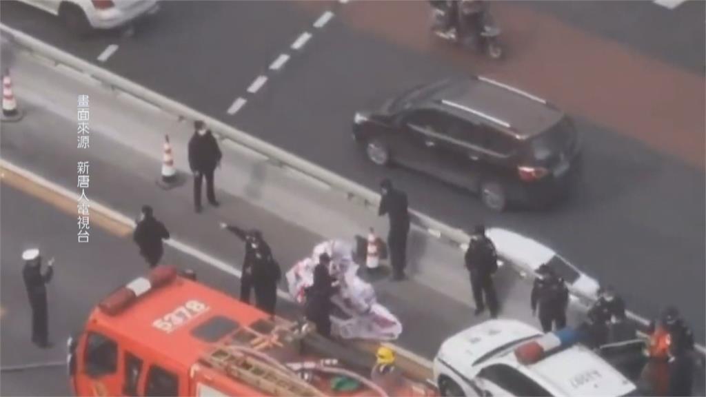 中國又現「反共標語」 四中全會後北京高掛白布條抗議