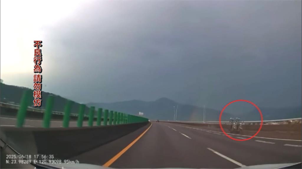 又誤闖!雙載機車逆向奔馳國道 目擊駕駛驚呆:太誇張