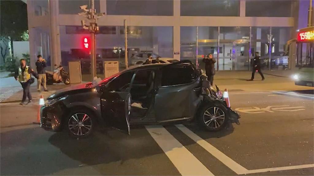 大貨車司機精神不濟　追撞前方2車釀1人傷