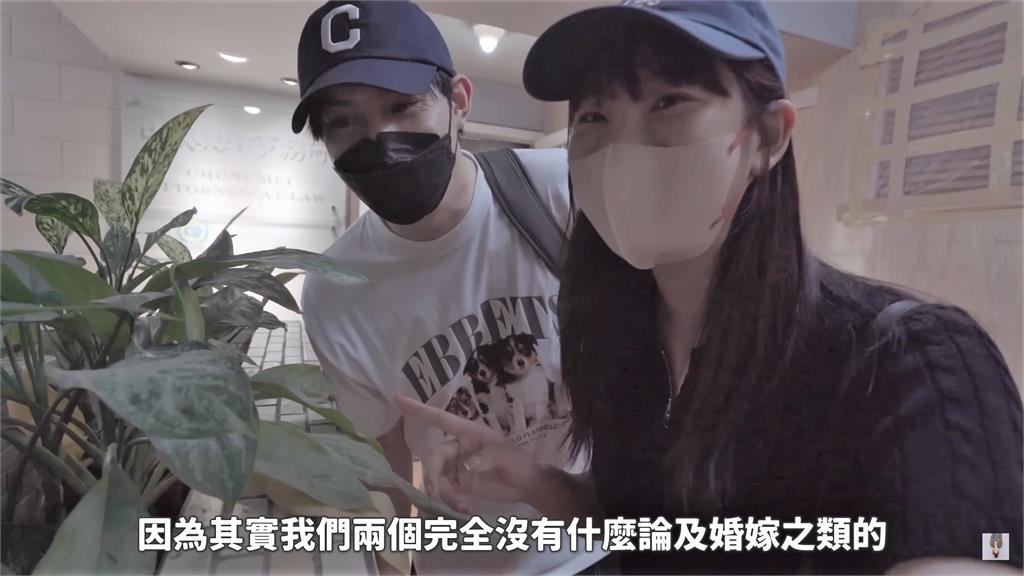 紅色炸彈來了!愛莉莎莎驚喜同框羽球教練「宣布震撼消息」:為結婚做準備