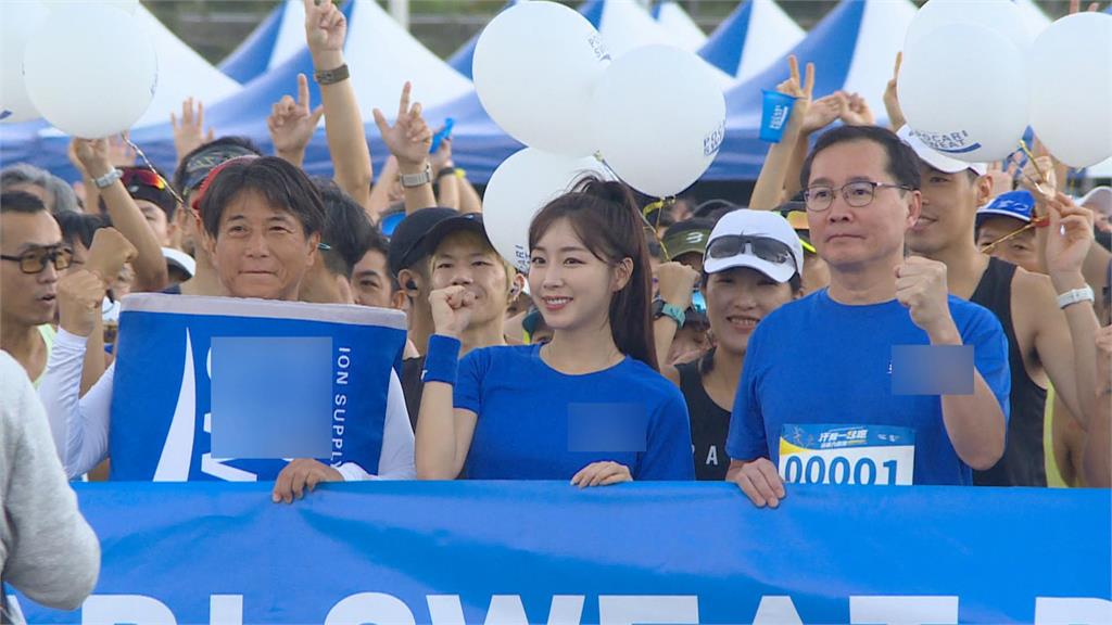 女神安芝儇來了！　運動飲料品牌路跑吸引上萬人參賽