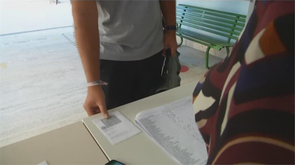 義大利推「疫苗護照」　教職員須持證才能入校