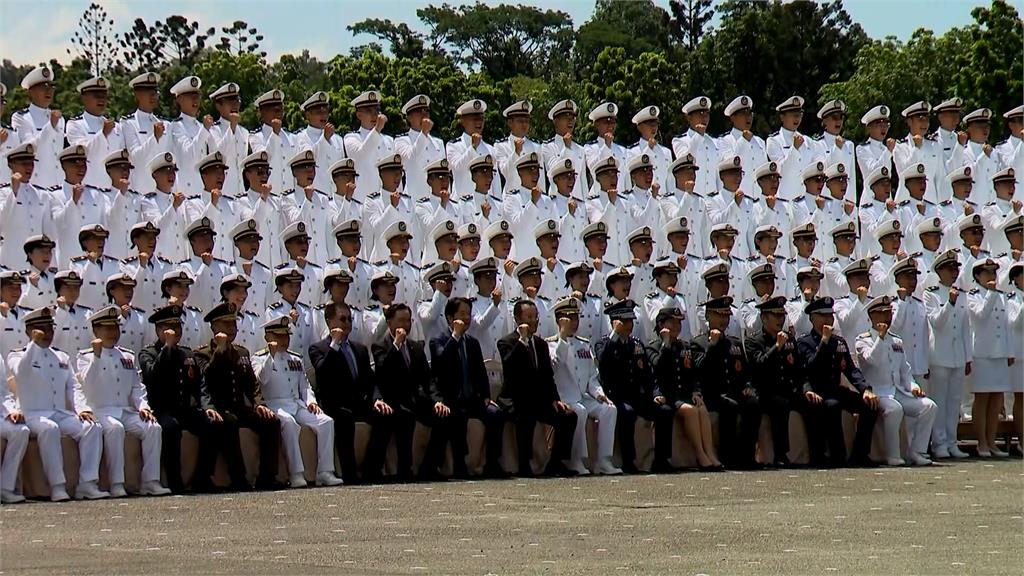 出席三軍八校聯合畢典 賴總統給畢業生「三個期許」