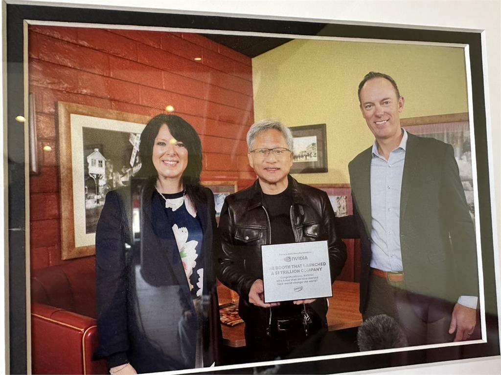 快新聞/誕生地曝光!黃仁勳30年前「在這」準備創立輝達 粉絲紛紛前往打卡