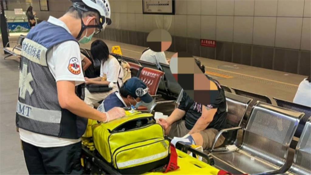 台鐵南北都傳落軌! 高雄醉漢落軌、板橋男打手遊摔下月台