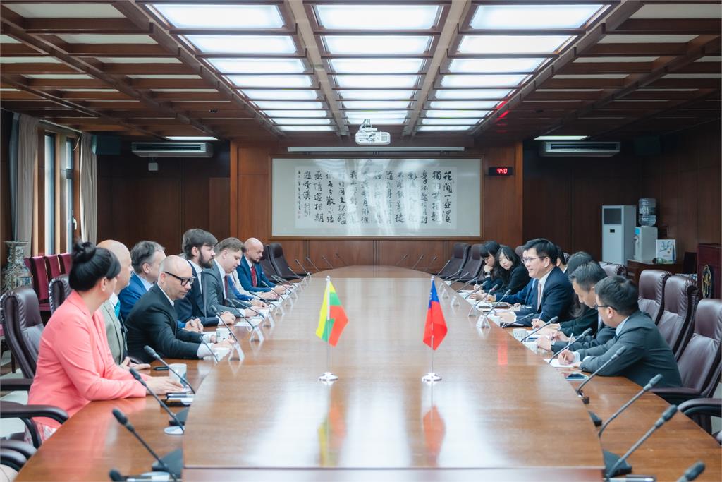 快新聞/立陶宛友台小組來訪 林佳龍:願攜手共同強化自我防衛能力