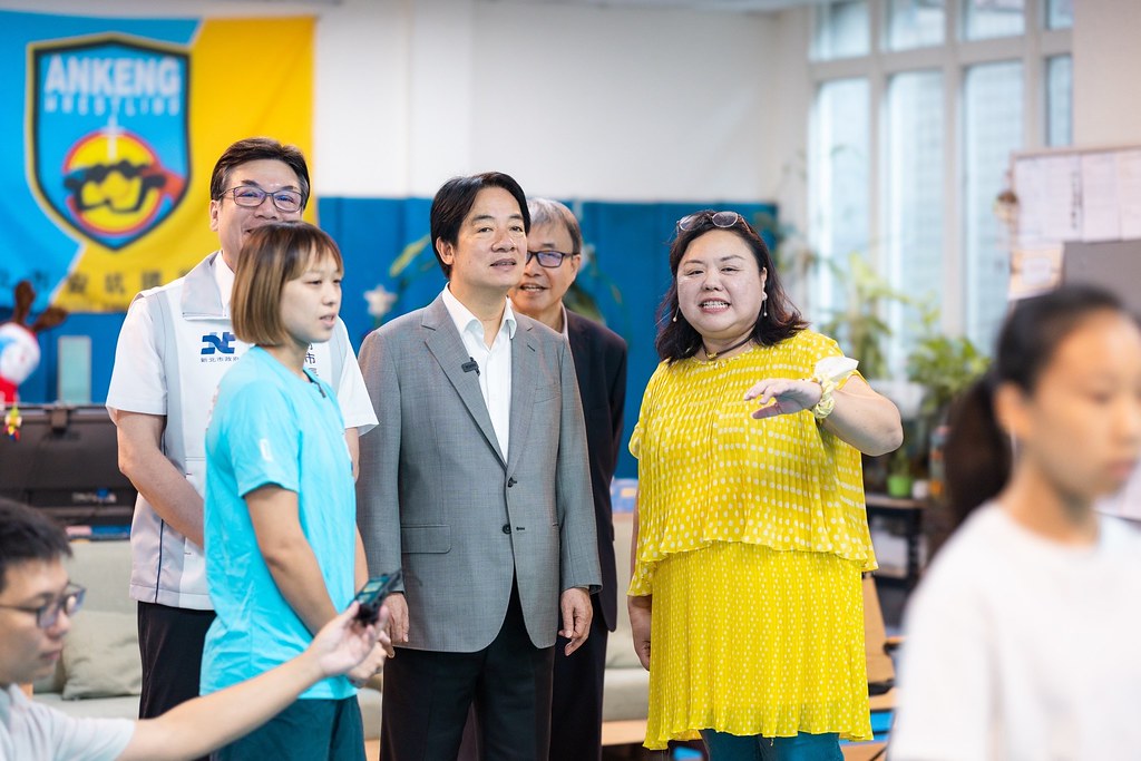 快新聞／就職滿100天！賴總統用選舉補助款暖心送禮　替角力隊孩子添新鞋