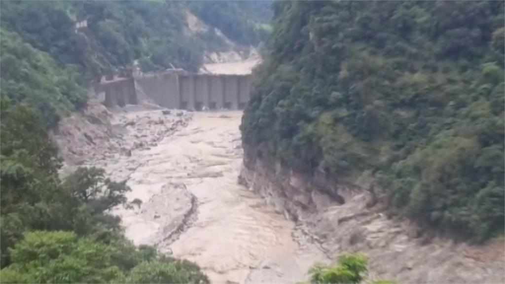 印度暴雨湖泊潰堤竟還洩洪 大規模洪水釀嚴重死傷、交通中斷