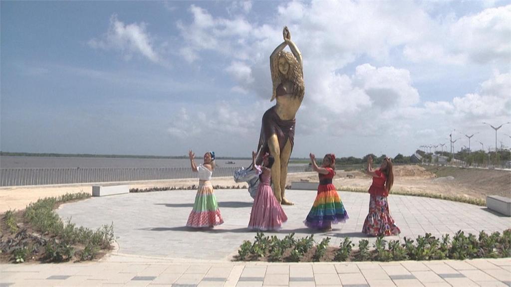 哥倫比亞打造夏奇拉「6噸重銅像」　生動呈現國寶級拉丁天后曼妙舞姿